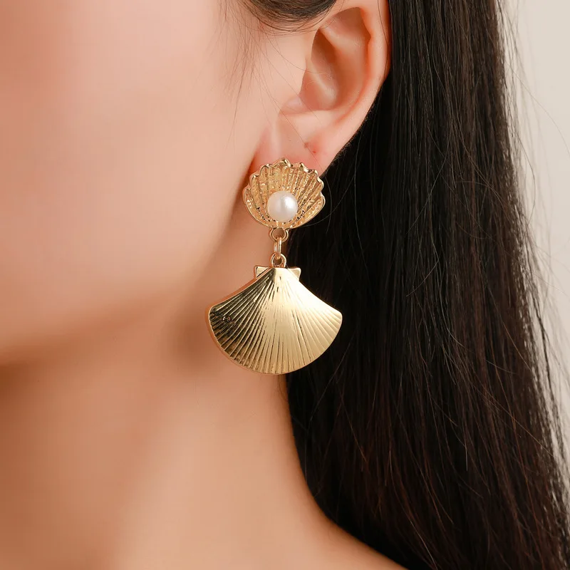 

Simulated Pearl Big Metal Shell Drop Earrings Women Fashion Jewelry Gold Color Beach Statement Boho Earrings 2019 New
