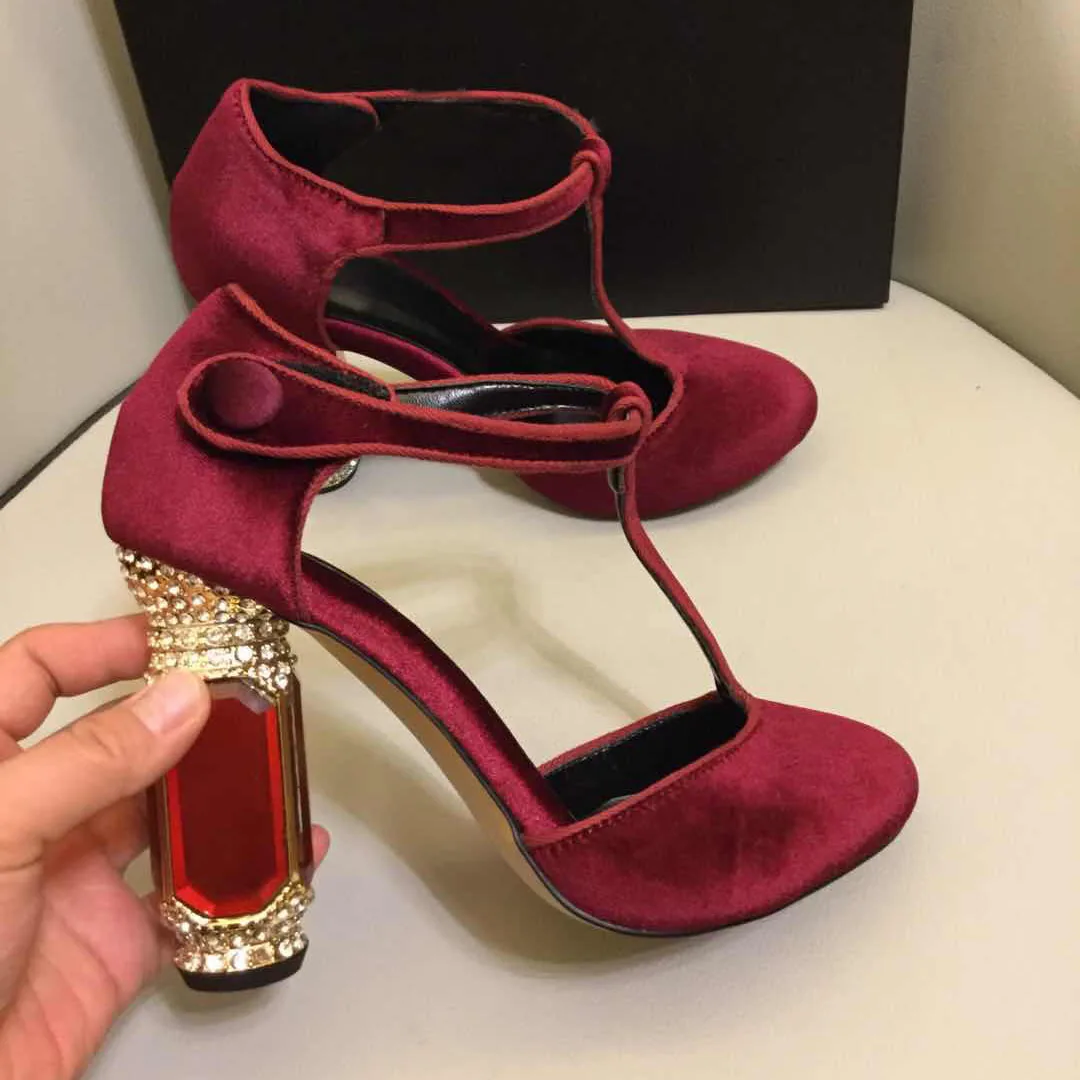 2019Zapatos de tacón alto de cristal con hebilla de tacón de piedras preciosas para mujer - Цвет: Red T Strap