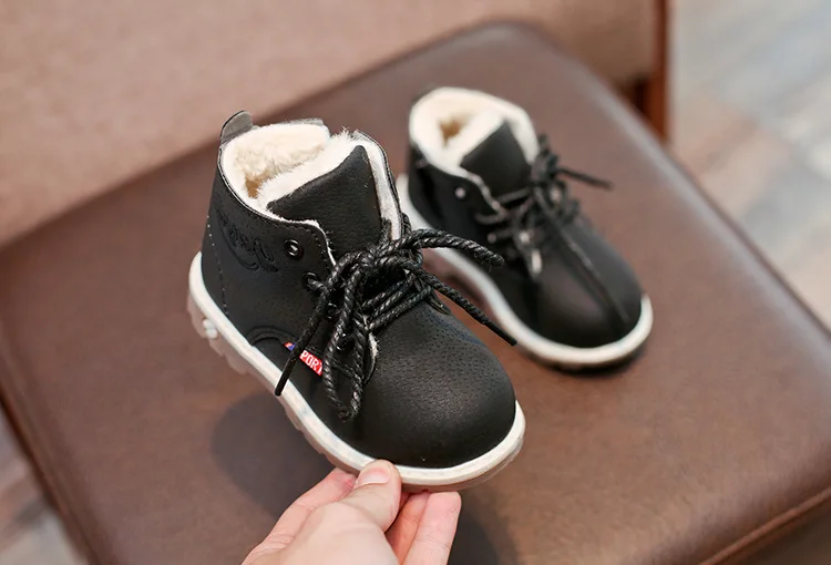 Новые зимние детские ботинки для мальчиков и девочек удобные толстые Нескользящие короткие ботинки модная обувь с хлопковой подкладкой