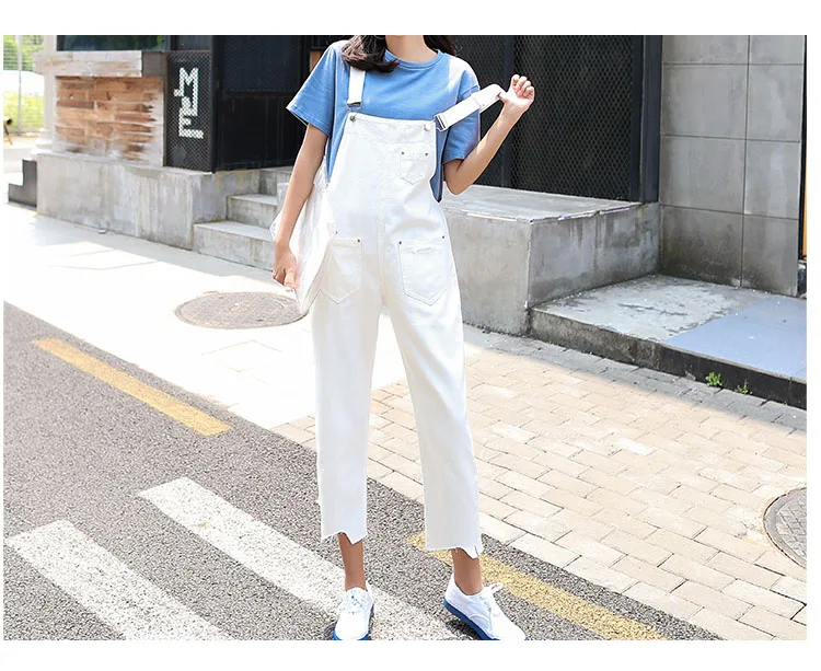 Stylish suspender jeans. College style, casual denim pants. (9)