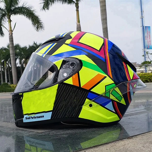 С хвостовым крылом мотоциклетный шлем для мужчин и женщин в зимний теплый спортивный спойлер шлем, одобренный ECE - Цвет: 1