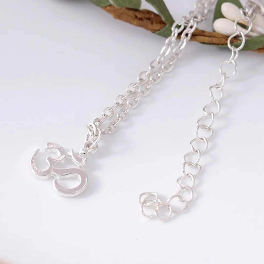 Charms Womens Silver Letter Yoga Anklet Elegant Simple Fashion Ankle Bracelet Popular Romantic Barefoot Shellhard Beach Jewelry