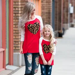 Для мамы и дочки футболка одежда с длинными рукавами с принтом Love осень хлопок леопарда футболка Семья Mathing наряды Для женщин девочки; Дети
