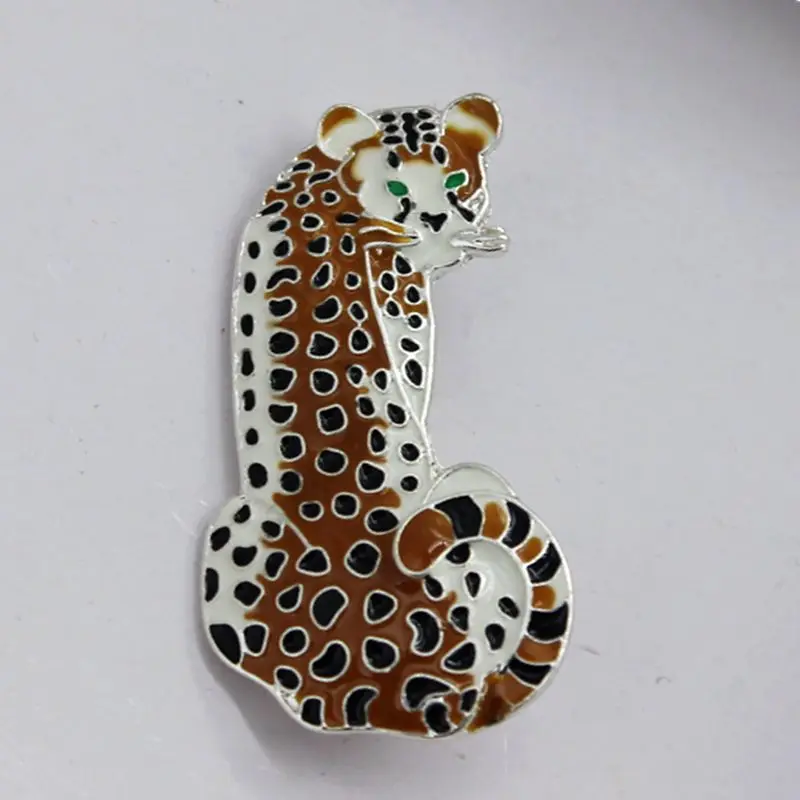 

2018 new enamel leopard dress decorated with pin button animal pin accessories