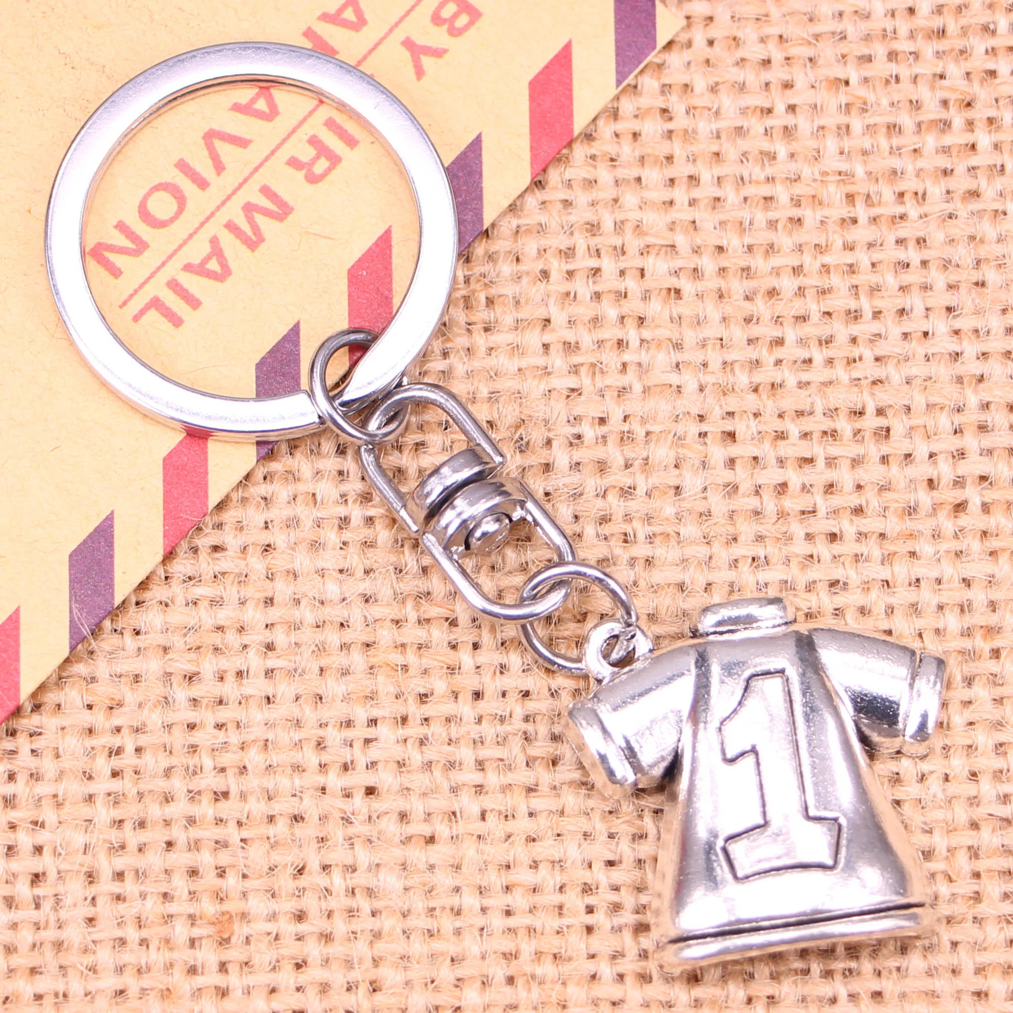 

20pcs New Fashion Keychain 25x26mm No.1 Football clothes Pendants DIY Men Jewelry Car Key Chain Ring Holder Souvenir For Gift