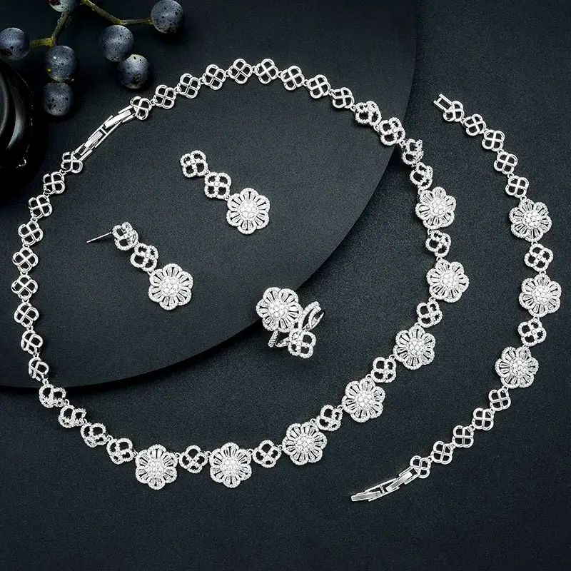 Комплект украшений из колье и серёг ModemAngel роскошный комплект фианита класса ААА