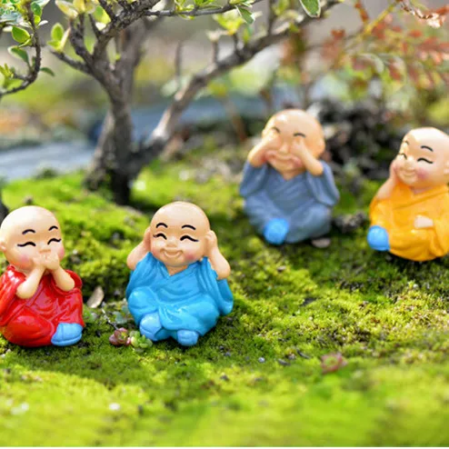 

HERMOSO 8pcs Buddhist monk Mini Figurine Dolls Anime Action Figure Fairy Garden Terrarium Miniatures Micro Decor Home Decoration
