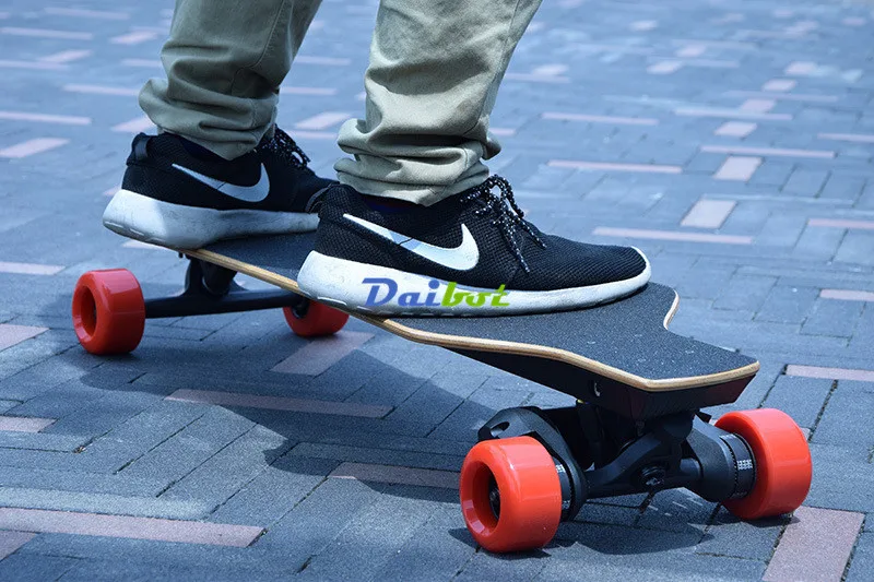 Electric skateboard 4 wheels dual hub motor longboard scooter 150W hoverboard  with Wireless Remote (5)