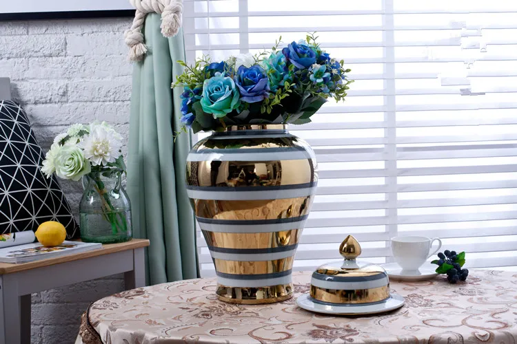Porcelain Vase Temple Jar Ceramic vase Ginger Jars Jingdezhen porcelain vase gold general pot living room decoration (3)