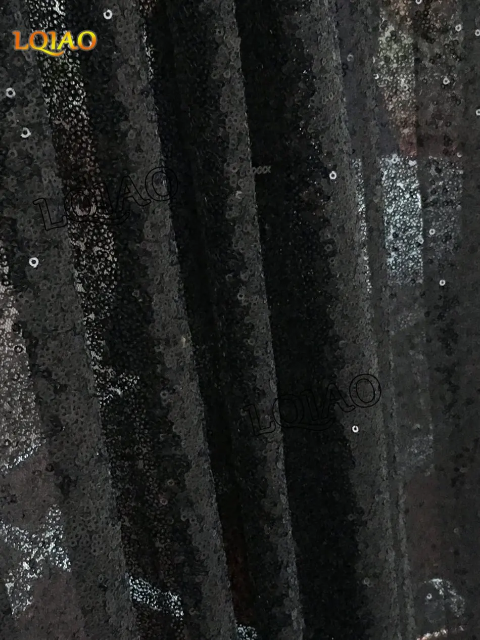 black sequin backdrop-004