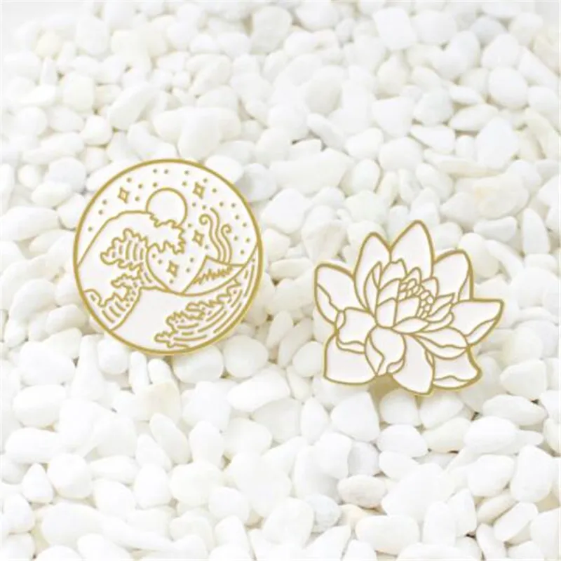 

WKOUD Lotus Wave Round Badge Brooch Seaside Wave Star Moon Ocean Plant Enamel Pin Hat Coat Lapel Brooch Neutral Japanese Gifts