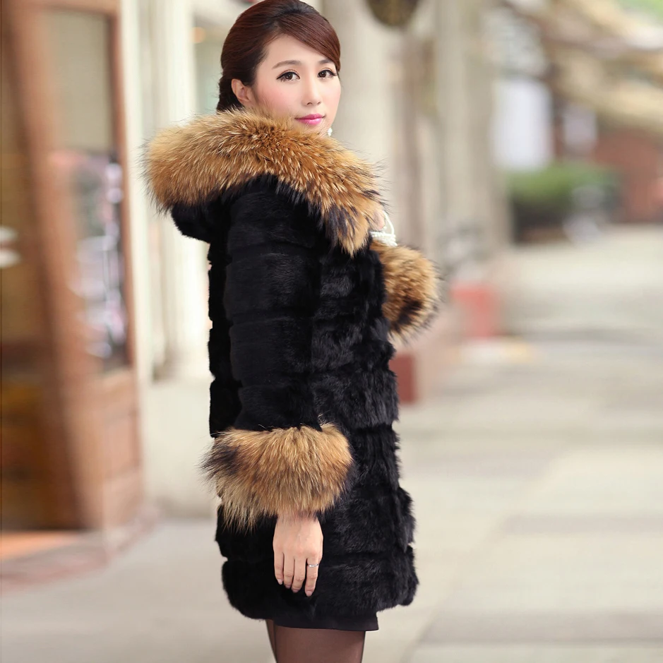 Пальто из натурального кроличьего меха енота меховой воротник и капюшон на