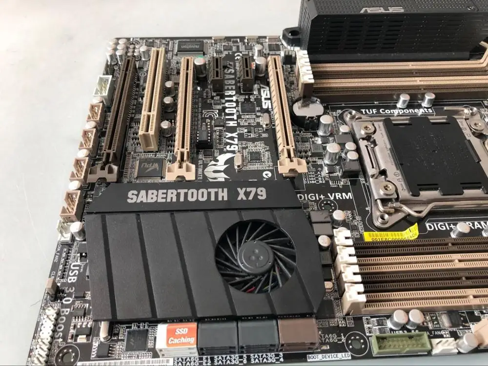  Free shipping original motherboard for ASUS SABERTOOTH X79 DDR3 LGA 2011 USB2.0 USB3.0 boards 64GB 