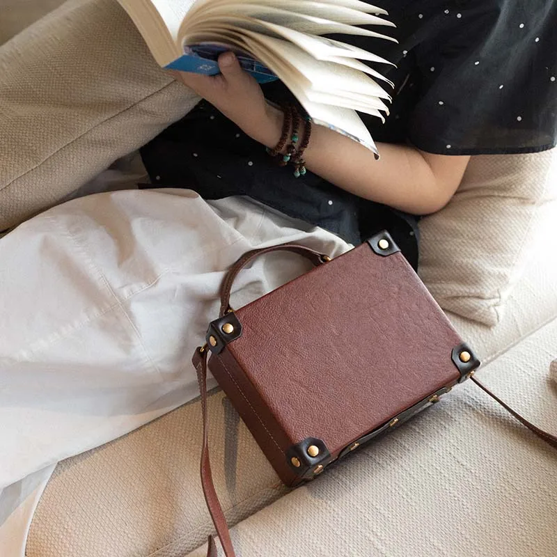 

Original retro art new leather handbags square box large capacity first layer leather slung shoulder bag