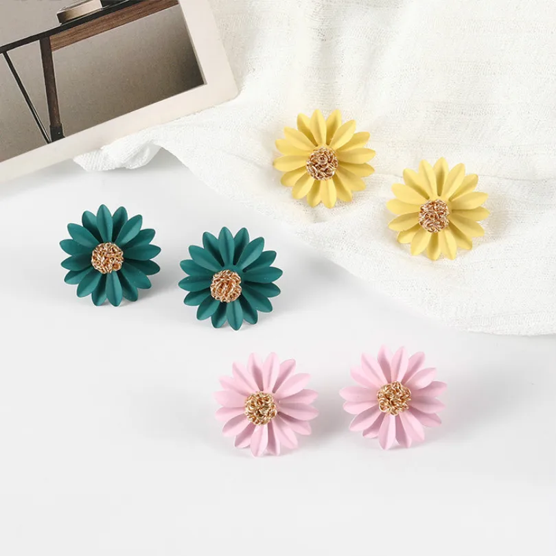 

New Fashion Jewelry Wild Bohemian Earrings Sunflower Flower Small Flower Earrings Sweet Temperament Female Statement Earrings