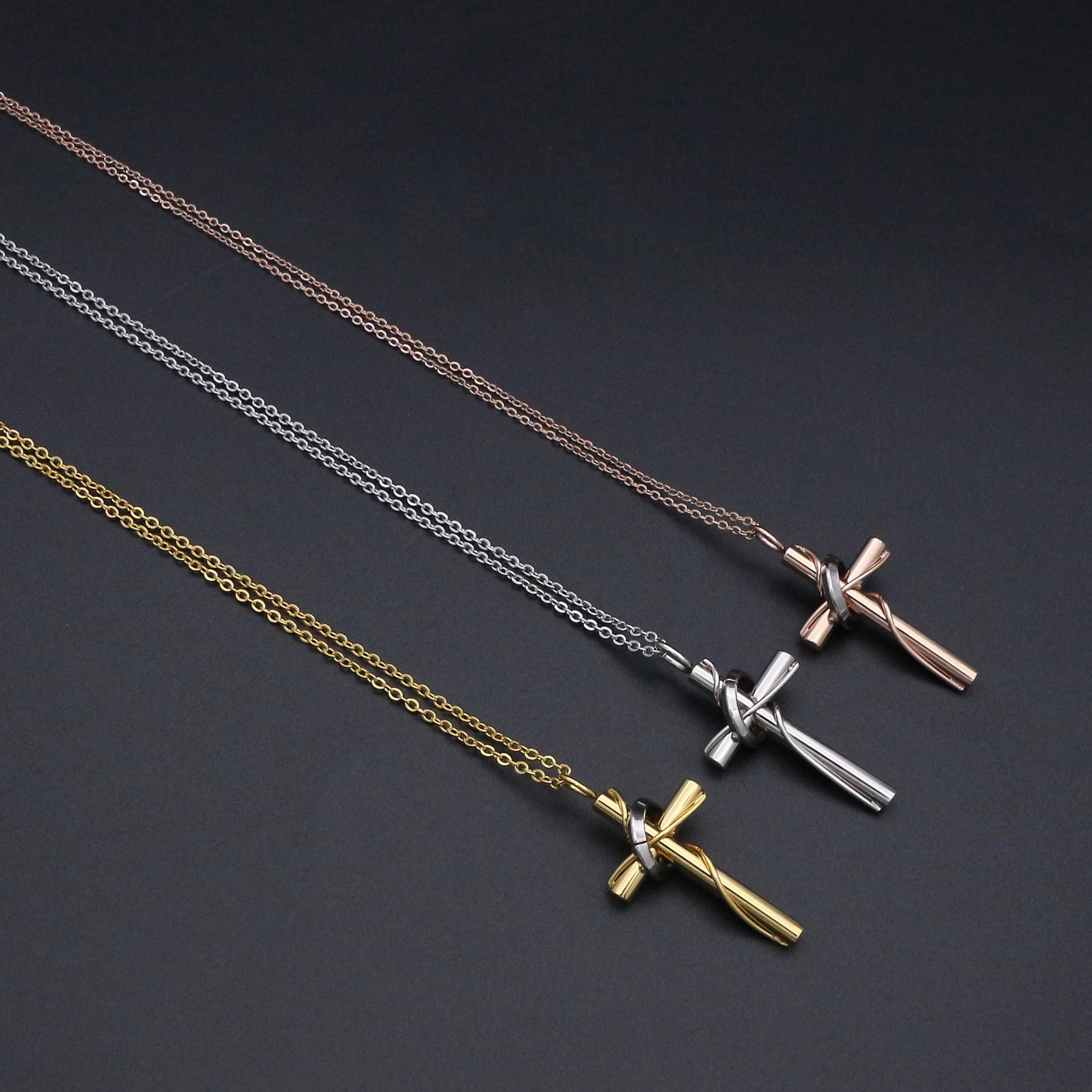 

New Design Women's Rose Gold Cross Necklace Stainless Steel Small Gold Cross Religious Jewelry Women's necklace