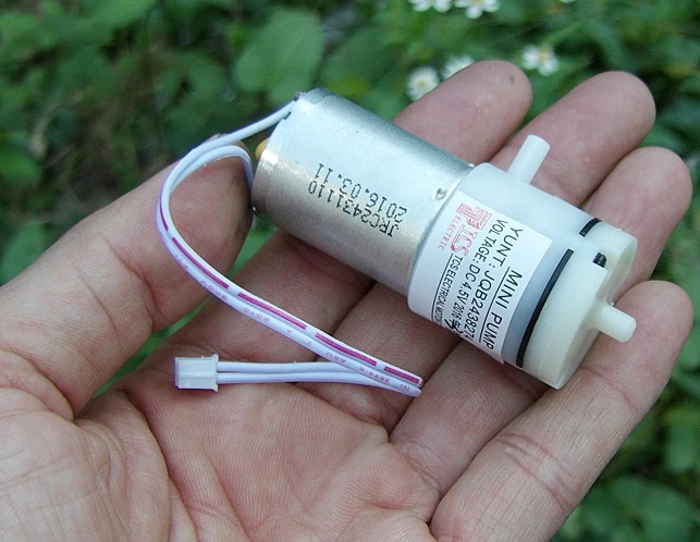 

5V - 6VDC Miniature Vacuum Pump Mini Air Pump 100KPa 370 Motor air pump