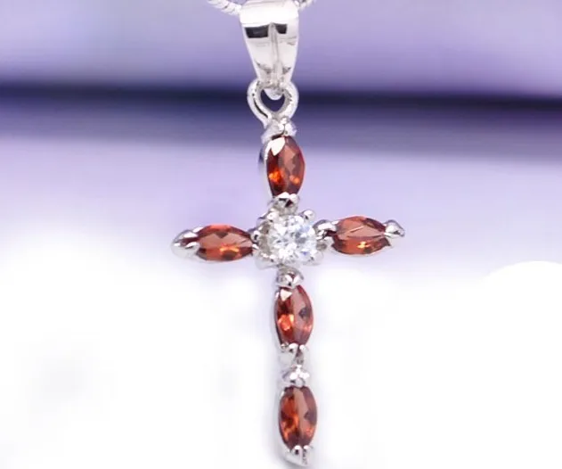 Натуральный красный гранат драгоценный кулон натуральный драгоценный камень изысканный таинственной энергии крест кулон S925 серебро Нарядная, для девочек, подарок, ювелирное изделие