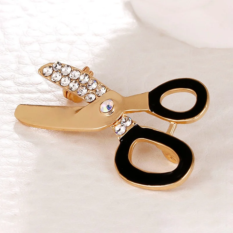 

Clothes Clip Scissors Brooch Hats Metal Brooches Brand Collar Pins Joias Ouro Black Enamel Fashion Small Crystals