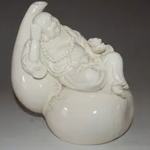 Нежный китайский Дэхуа белый фарфор статуя- Будда на Тыква