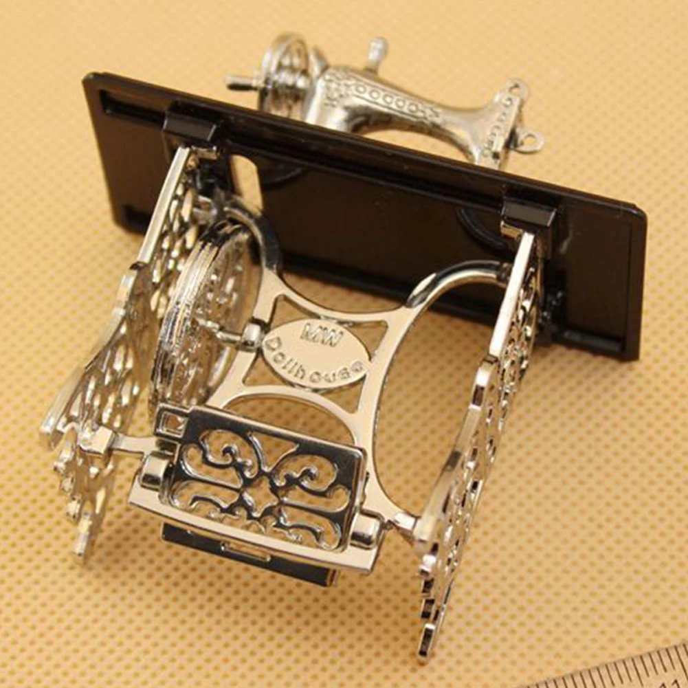 

Accessories Furniture Sewing Machine Toy Handicraft Decoration Mini Cloth Doll House Model Home Vintage Metal Gift Crafts