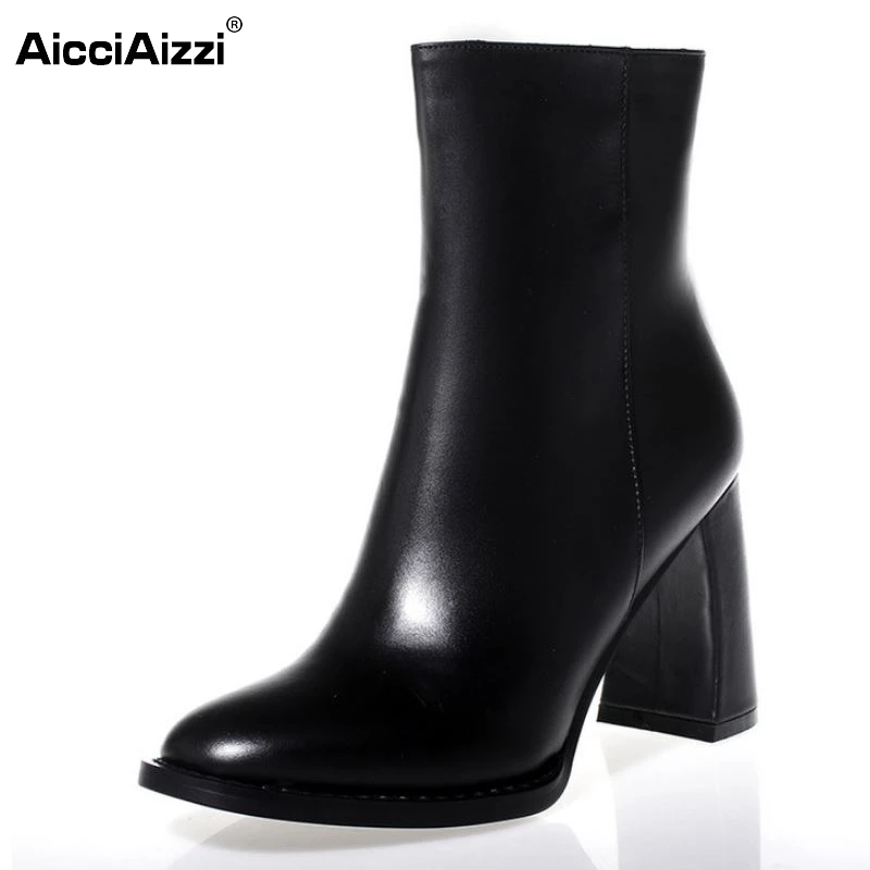 

Brand New Women Real Genuine Leather Half Short Boots Woman Retro Thick Heel Pointed Toe Botas Feminina Size 34-39 N00148