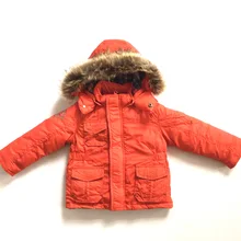 Брендовая Новая высококачественная стеганая куртка для мальчиков детские пальто зимнее пальто с мехом и отстегивающимся капюшоном