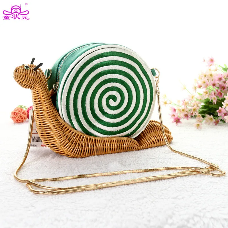 

TZY Women Snail Shape Straw Bag Personalized Rattan Fashion Woven Shoulder Bag Clutch Party Casual Messenger Clutch Wicker bag