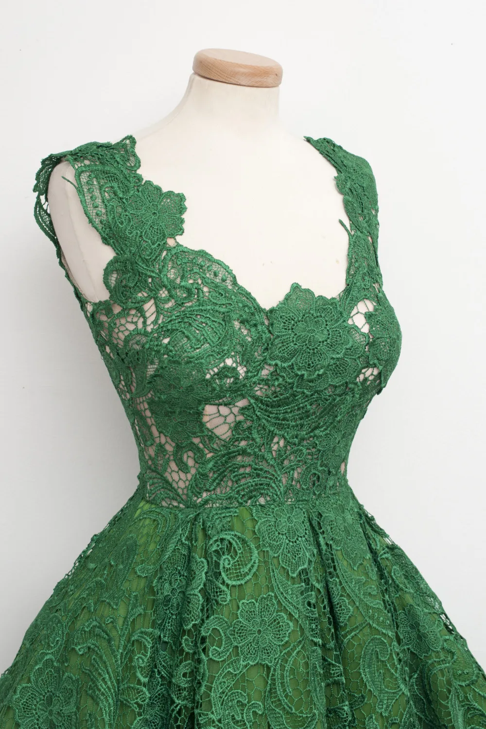 vestido de renda curto verde