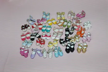 

10 Pairs shoes ,sell randomly (2.8 cm sloe )