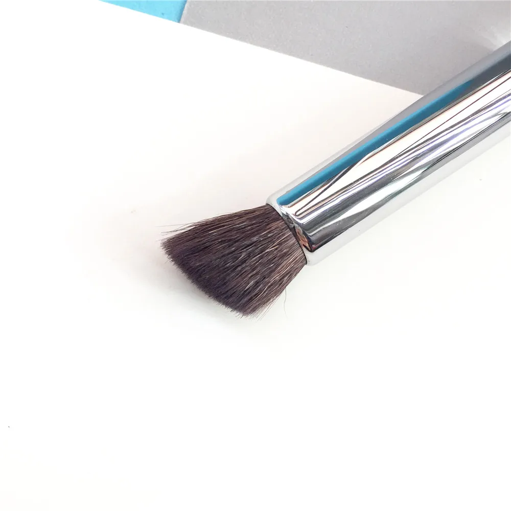 Trish McEvoy Brush 23 Angled Crease Contour Brush _ 4