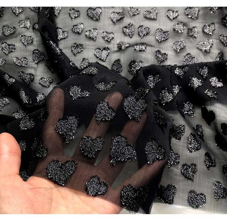 Яркий шелк шифон черный блестящий шелк трехмерная любовь вышивка ткань жаккард шифоновое платье высококачественная ткань