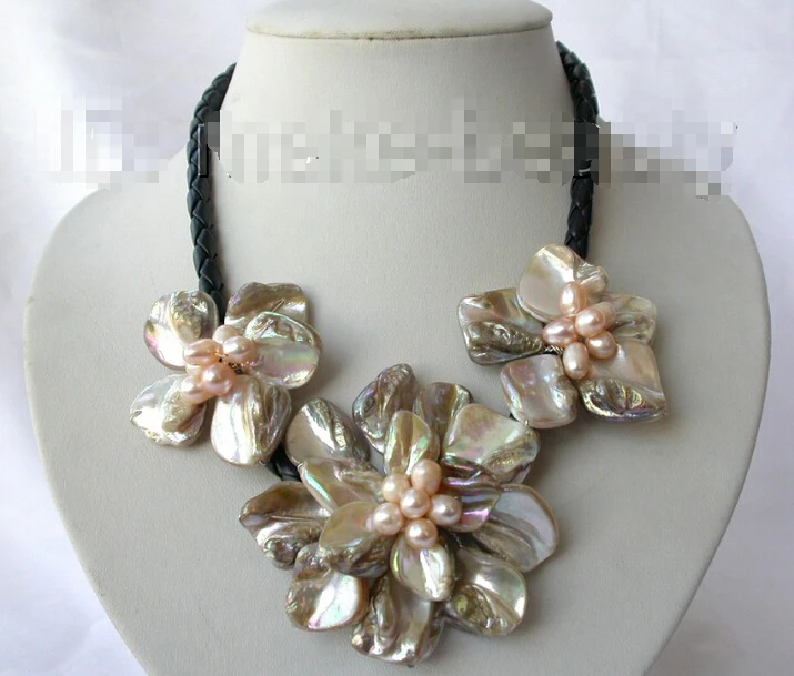

Free shipping >>>>>>classic baroque freshwater cultured pearl shell flower leather necklace h512