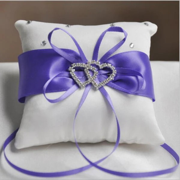 AR3149 Purple ring pillow