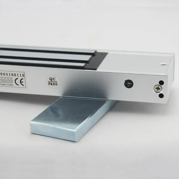 with light magnetic lock