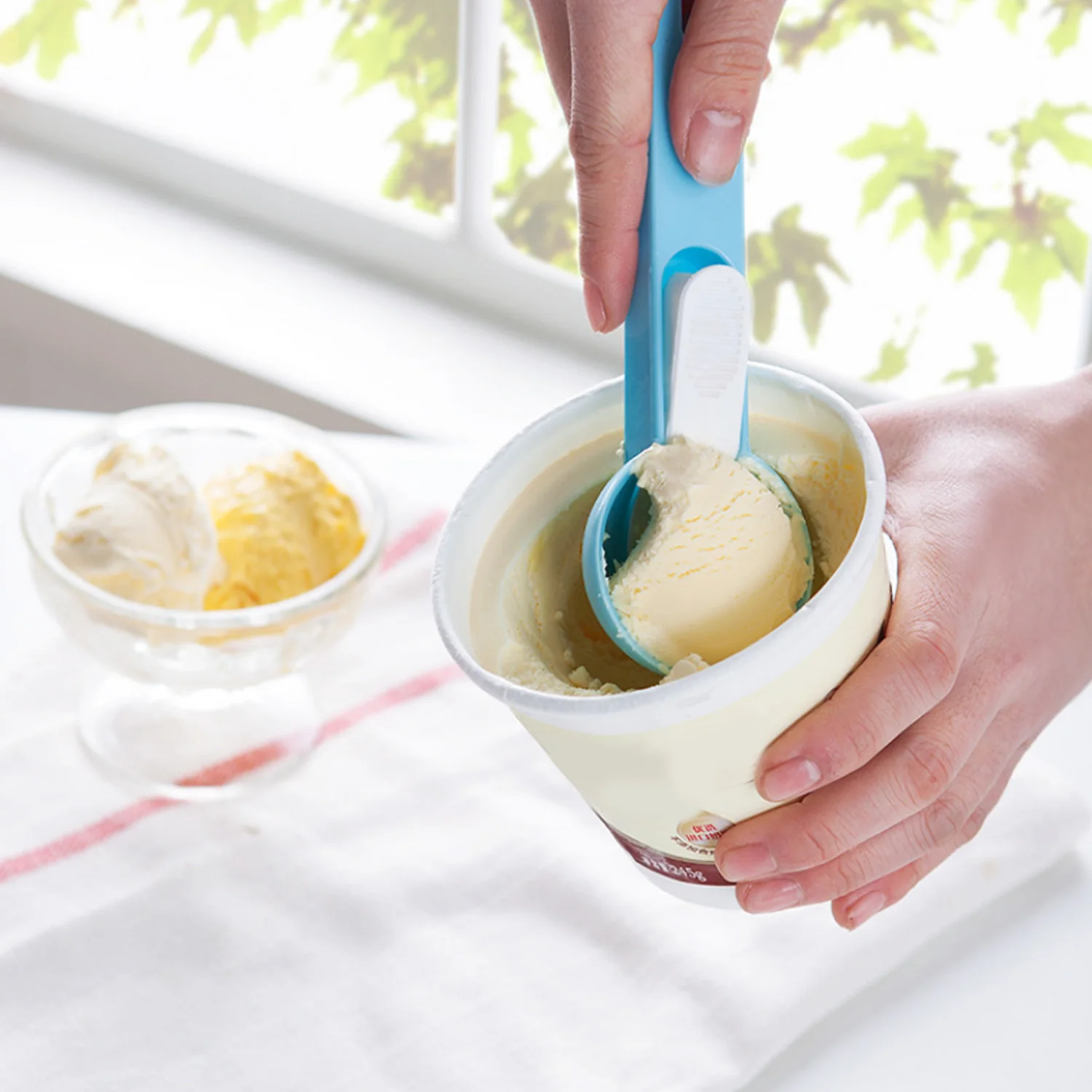 

Behogar Portable Plastic Ice Cream Ball Scoop Spoon Kitchen Accessories for Making Cookie Meat Rice Ball Quantity 1 Random Color