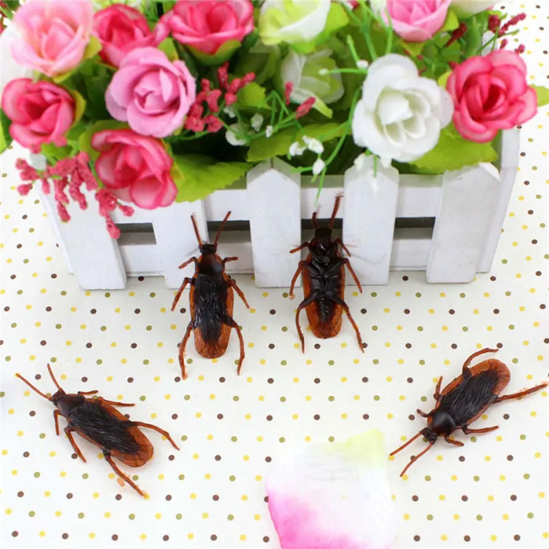 

12pcs/lot Simulation Fake Rubber Cockroach Cock Roach Bug Roaches Toy Prank Funny Trick Joke Toys Special Lifelike Model