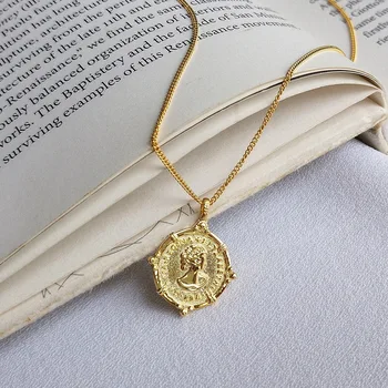 

Silvology 925 Sterling Silver Elizabeth Figure Necklace Gold Original Western Style Pendant Necklace for Women 925 Jewelry charm