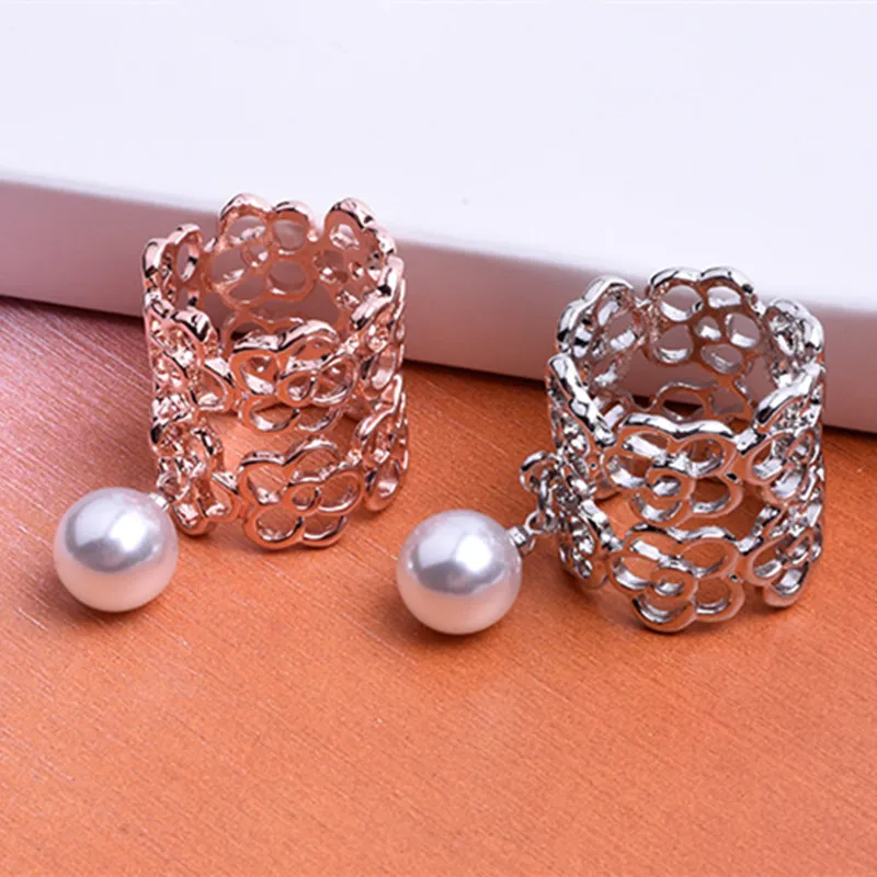 

Vintage Scarf buckle Brooches Pins Hollow Rose Scarves Clip Brooch Tube For Women Fashion Simulated Pearl Jewelry Accessories