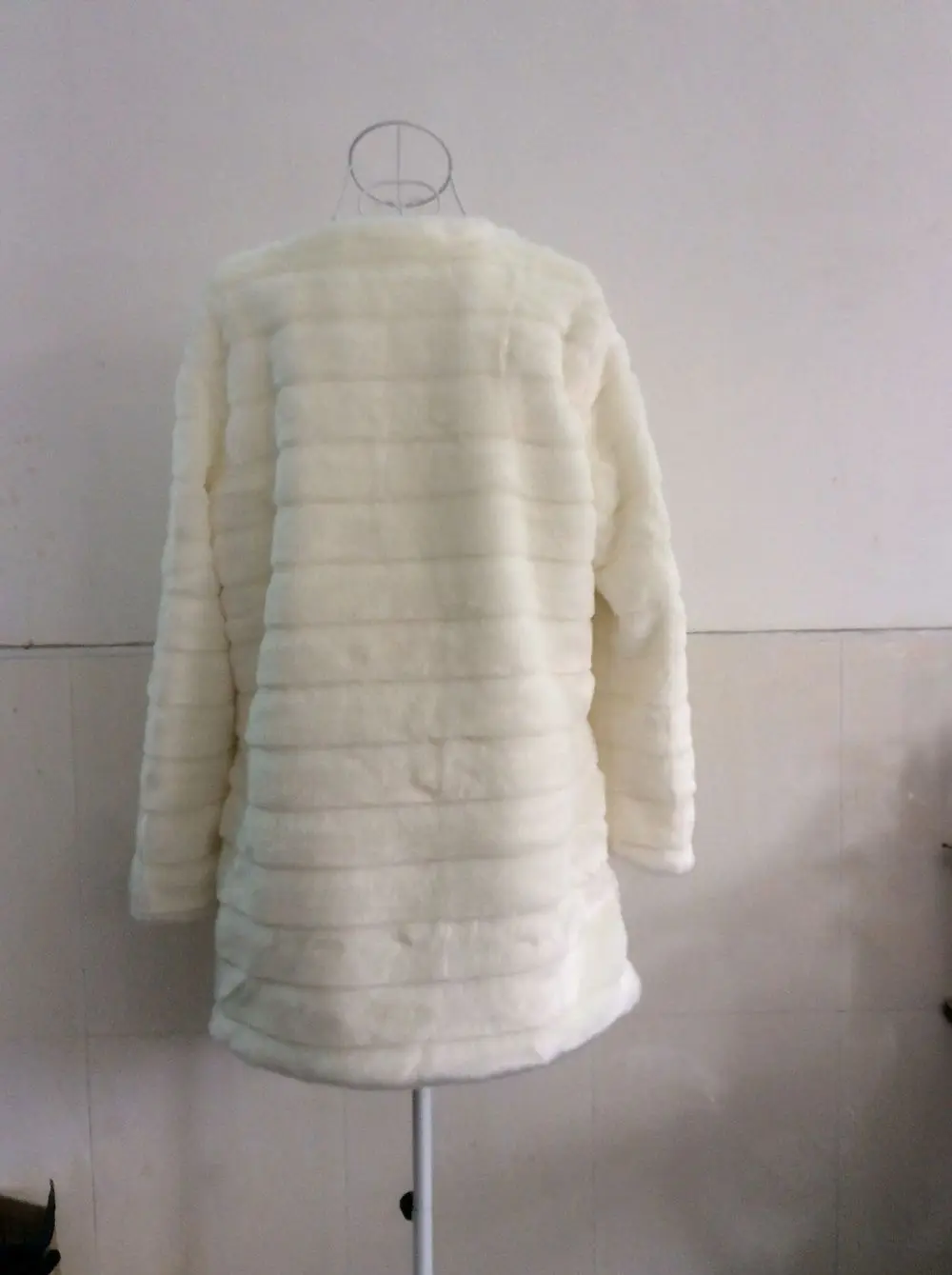 Faux fur jacket Hot Plus Size XL XXL XXXL 4XL 5XL 6XL Winter Furry White Faux Fur Coats Luxury Fake Fur Coats For Women