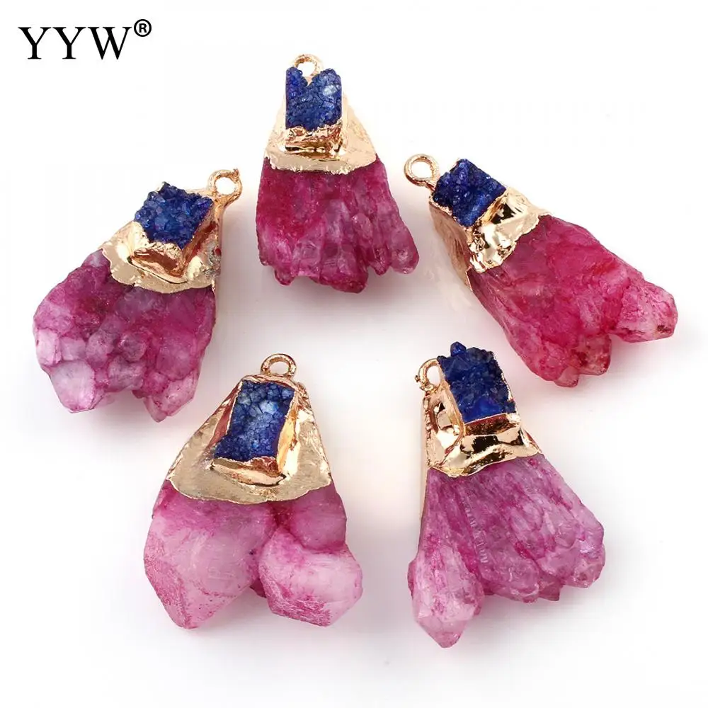 YYW 5 шт. позолоченный ледяной кварц Подвеска-Агат для ожерелья ювелирные изделия 22x38 мм розовый красный цвет натуральный кристалл подвеска из каменной друзы - Окраска металла: 2