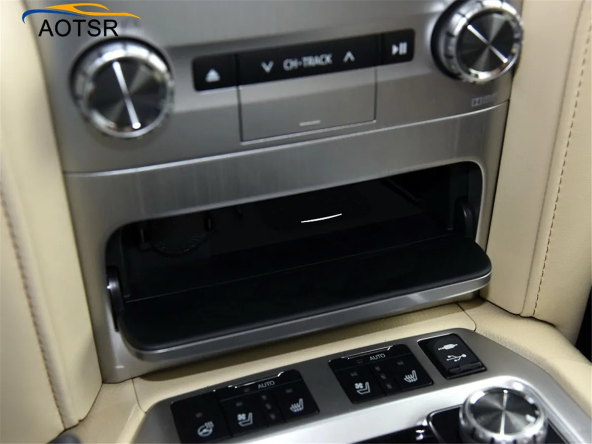 Excellent QI car wireleess charger for Toyota LAND CRUISER 2014+ Intelligent Infrared Fast Wireless Charging Car Phone Holder for iphone 1