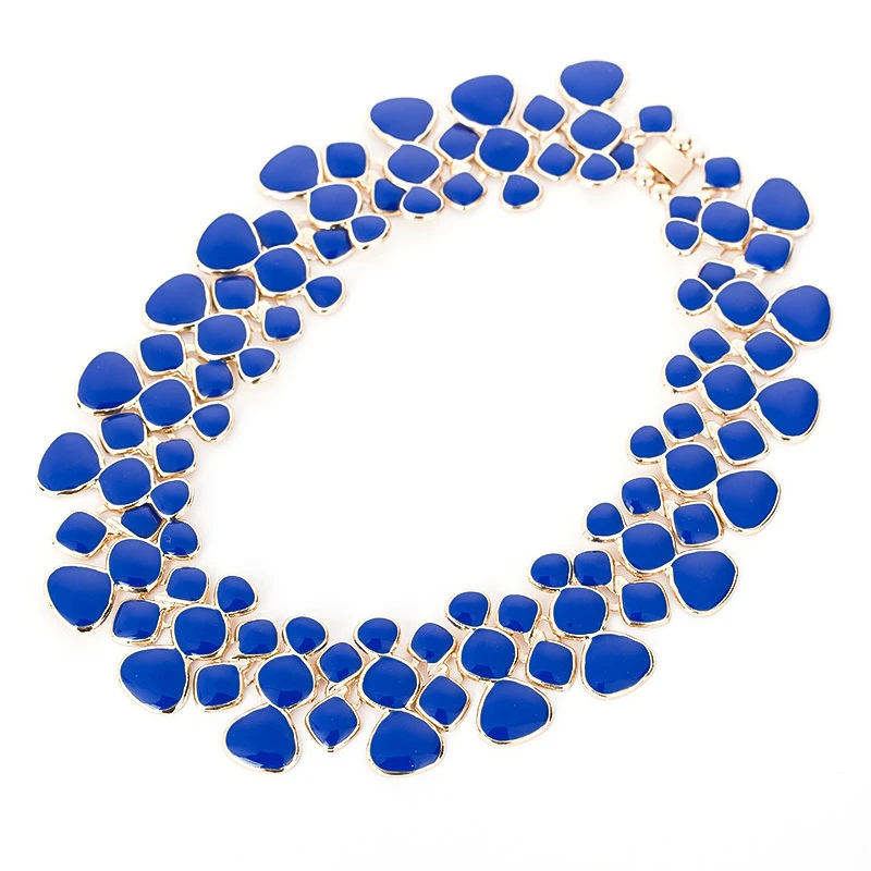 Nový design Módní náhrdelník Krátký náhrdelník Populární velká přívěsek klíční kostička 9 barevných Dámské jemné šperky pro hostince # N003