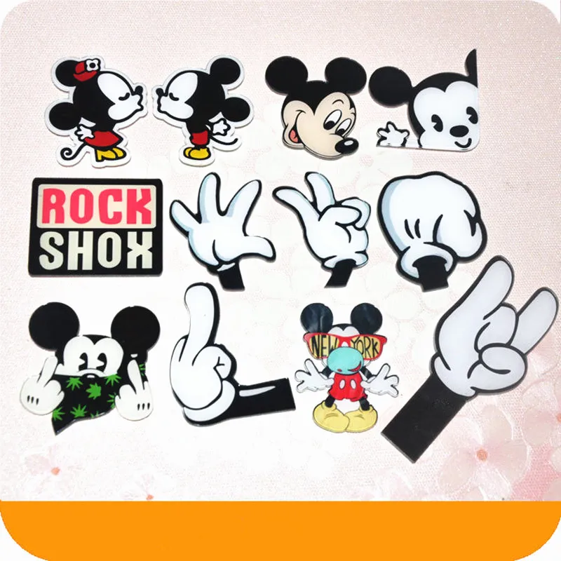 

Hot Selling 1Pcs Cute Cartoon Mickey Minnie Badge For Clothing Acrylic Badges Kawaii Icons on The Backpack Brooches Pin Badge