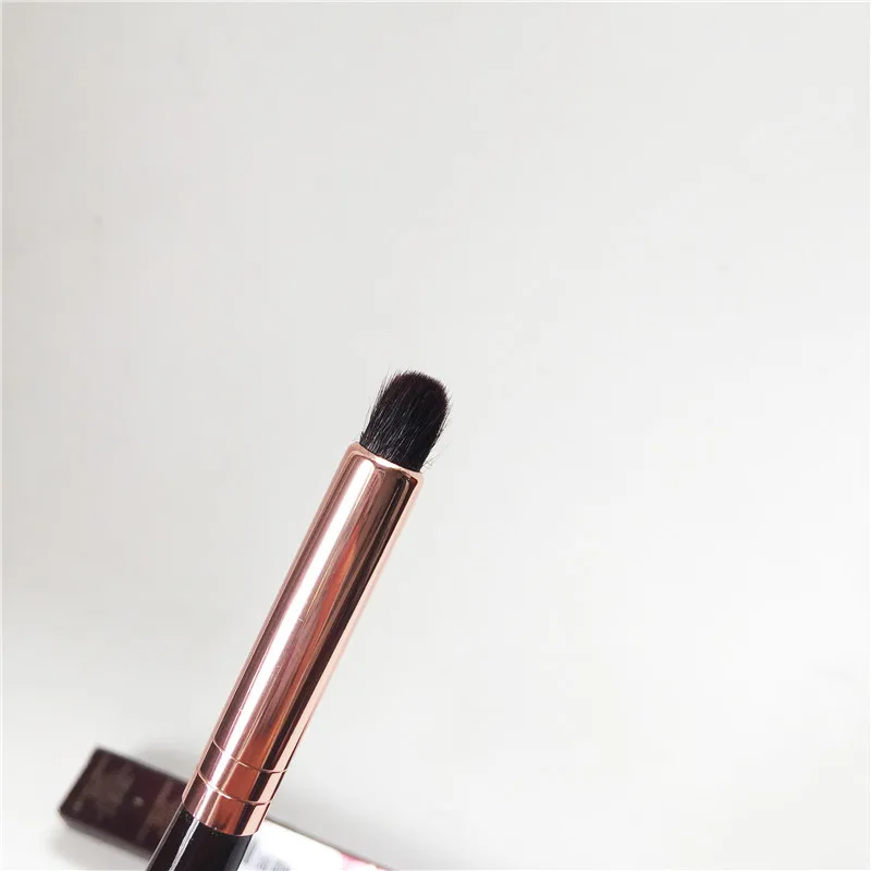 Charlotte Tilbury Eye Smudger Brush _ 3