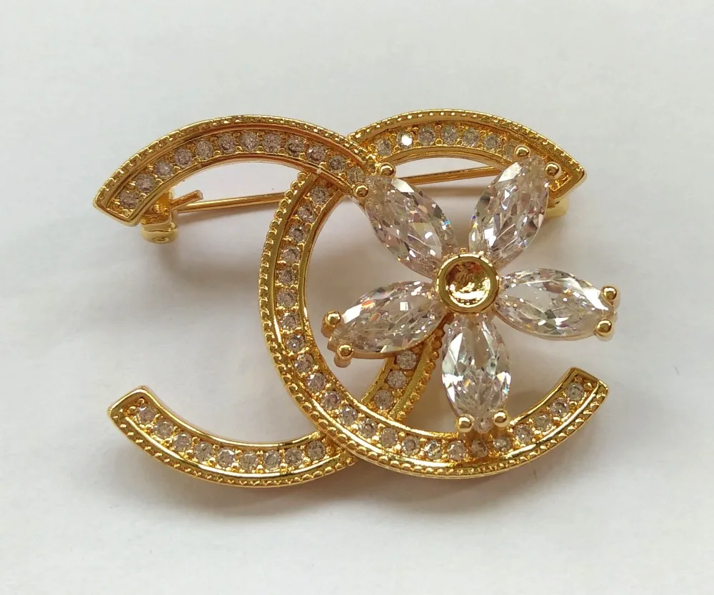 

2pcs Diamond Cryastal Flower Petal Brooch CZ Micro Pave Jewelry Pin CZ Beads White Silver Pendant 40mm(1.8inch)