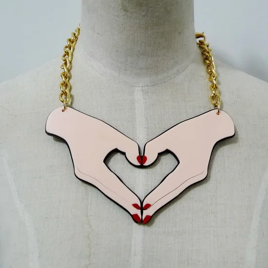 

Night Club Punk Jewelry Accessories Women Fashion Choker Chain Acrylic Big Hand Heart Necklace Hip Hop