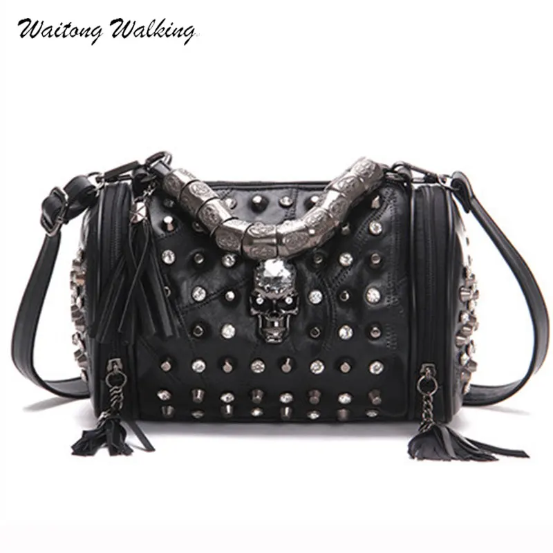 

New Arrival Simple Luxury Women Bags Designer Rock Tsssel Rivet Handbags Barrel-shaped Bolsas Femininas sheepskin Bag b024