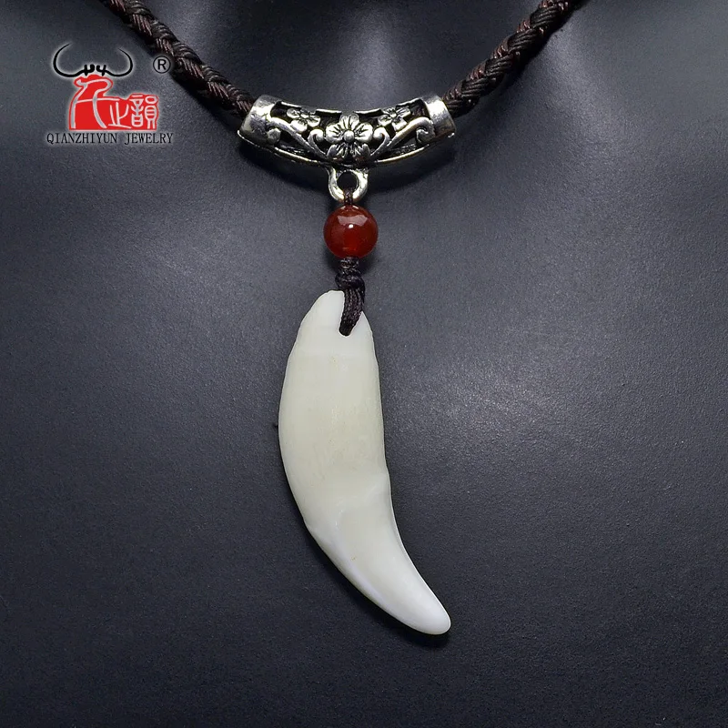 Woman's Necklace Men's Bone Pendant Tibetan Amulet Fangs Real Natural Tooth Vintage Silver Wolf Tooth Charm White Brown Ecru