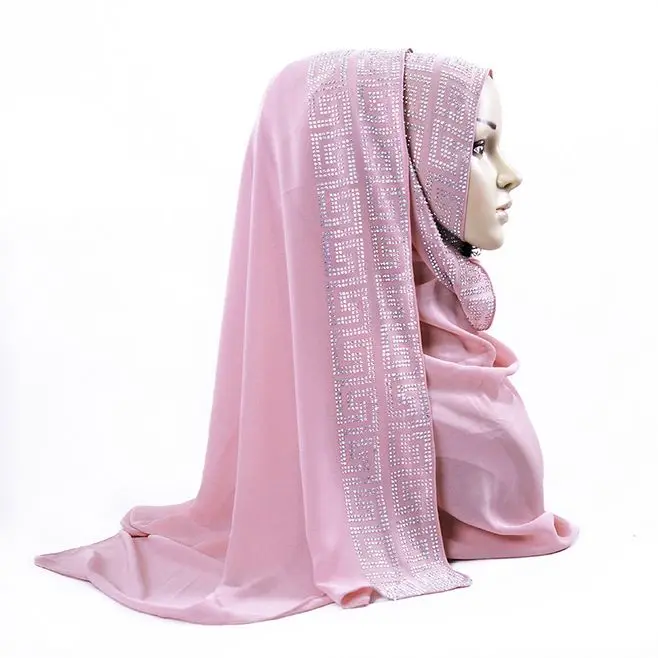 Шифоновый шелковый шарф хиджаб простой Блестящий мусульманский этнический хиджаб горячего тиснения Стразы глушитель длинный шарф - Цвет: C10 rubber-red